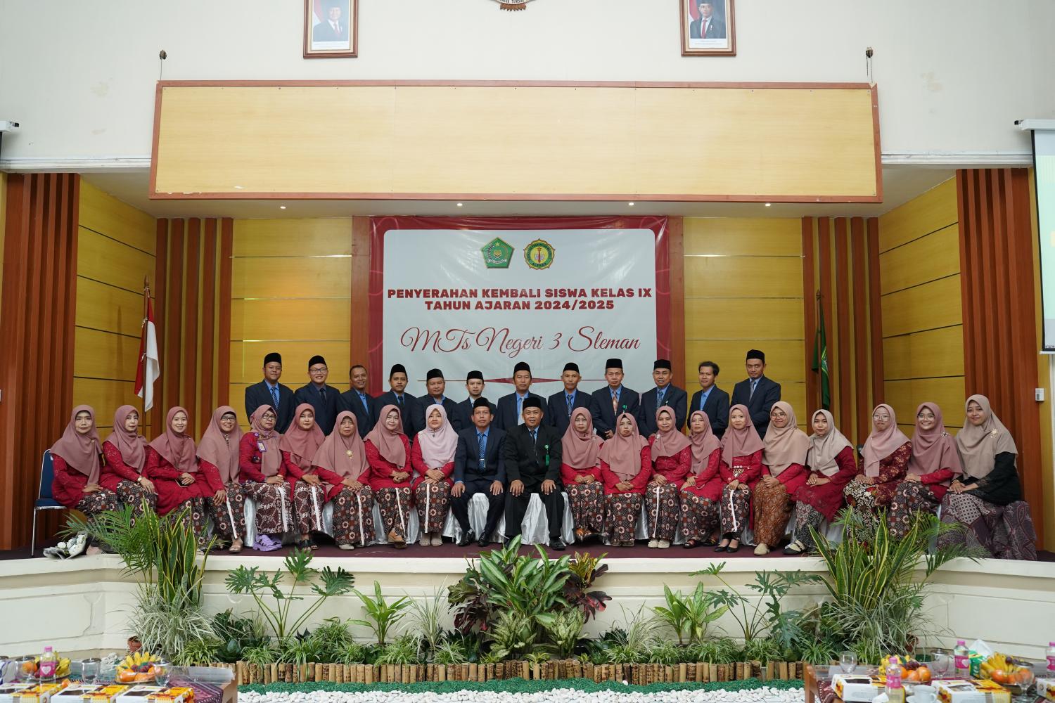 Guru dan Pegawai MTs Negeri 3 Sleman