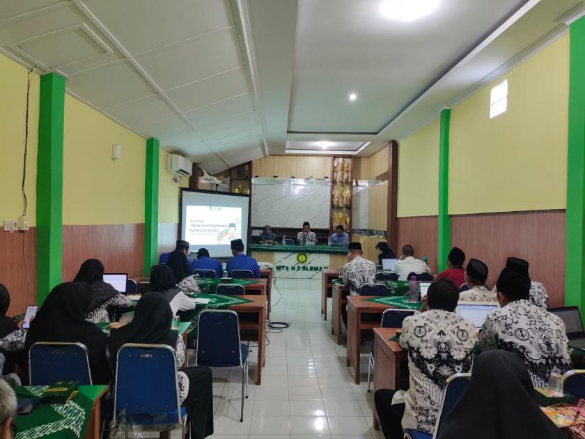Tingkatkan Kompetensi Guru, MTs Negeri 3 Sleman Gelar Workshop Deep Learning
