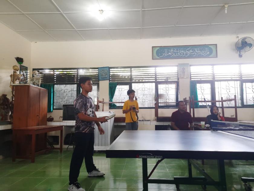 Final Lomba Tenis Meja Putra dalam Clasmeeting MTsN 3 Sleman Berlangsung Seru dan Penuh Semangat