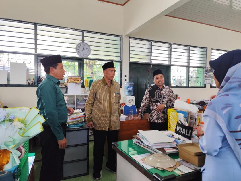 Kakan Kemenag Sleman Mendadak Kunjungi MTsN 3 Sleman: Soroti Progres Masjid dan Arah Kerja Paperless