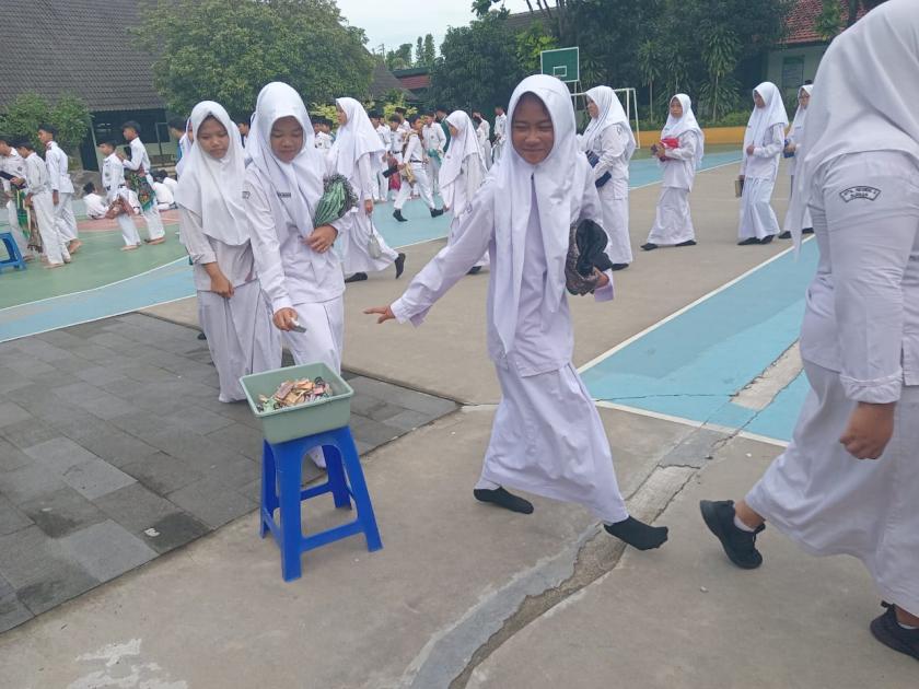 MTsN 3 Sleman Galang Dana Peduli Bencana Banjir Bandang Sumatera, Hari Pertama Kumpulkan Rp 4,7 Juta Lebih