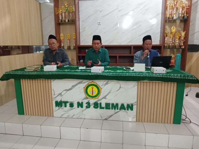 Rapat Koordinasi dan Evaluasi Kegiatan Ubudiyah dan Keagamaan Digelar di MTsN 3 Sleman