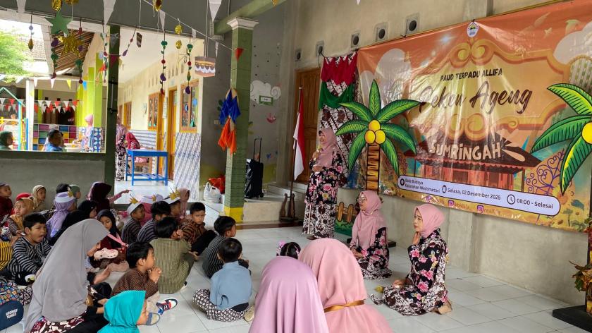 MTsN 3 Sleman Hadir dan Turut Meriahkan Pembukaan Peken Ageng Sumringah PAUD Terpadu Allifa