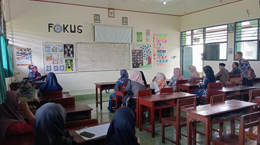 Wajah Sumringah Hiasi Pembagian Raport Serentak MTs Negeri 3 Sleman