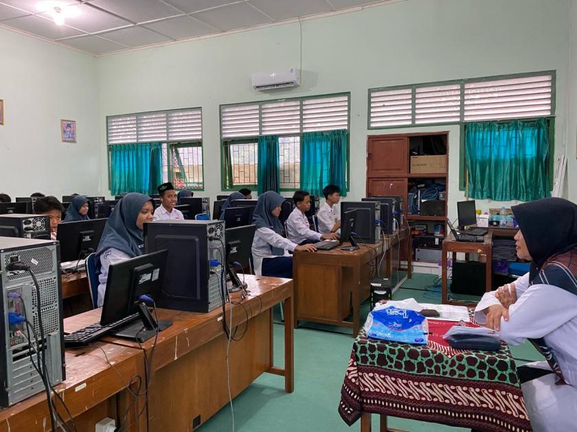 MTs Negeri 3 Sleman Sukses Laksanakan Asesmen Madrasah Berbasis Komputer di Hari Pertama