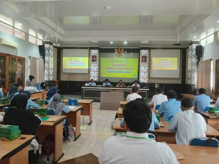 Berkomitmen Bangun Kesadaran Berlalu Lintas, Guru MTsN 3 Sleman ikuti Diseminasi Pendidikan Lalu Lintas