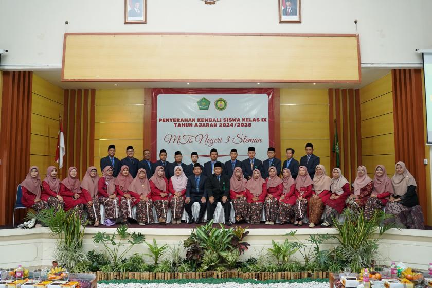 Guru dan Pegawai MTs Negeri 3 Sleman