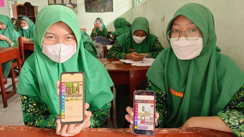 Tumbuhkan Kreatifitas Siswa, Kelas VIIIC MTsN 3 Sleman Buat Komik Digital