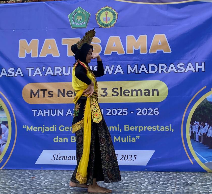 Tari Genjring Semarakkan Demonstrasi OSIS di Matsama MTsN 3 Sleman