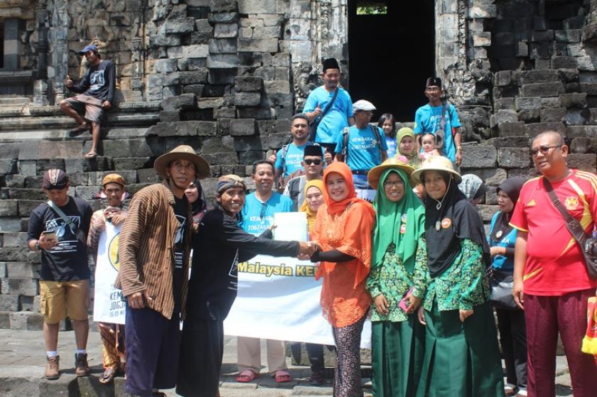 Podjok Buku Untuk MTsN Ngemplak