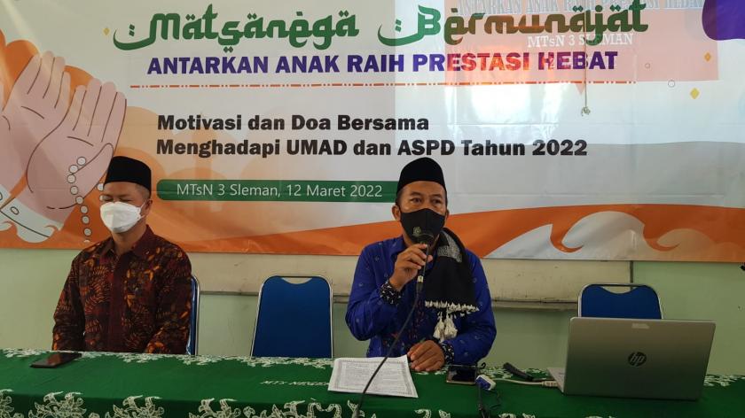 Jelang UMAD, Orang Tua Wali Kelas IX MTsN 3 Sleman Lakukan Doa Bersama