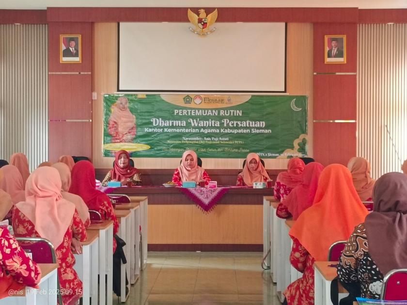 Ketua Dharma Wanita MTsN 3 Sleman Hadiri Pertemuan Dharma Wanita Kemenag Sleman
