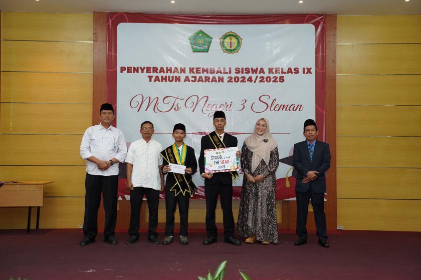 MTs Negeri 3 Sleman Berikan Penghargaan Prestasi Akademik Terbaik kepada Siswa Kelas IX