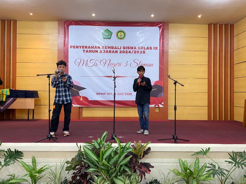 Memukau, Penampilan Empat Siswa MTs N 3 Sleman dalam Acara Penyerahan Kembali Siswa Kelas IX