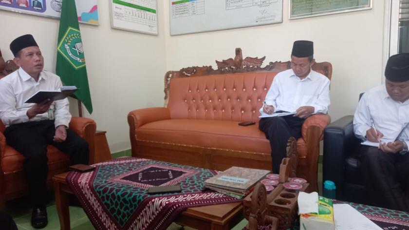 Rapat Rutin Struktural  MTs Negeri 3 Sleman Mengevaluasi dan Merencanakan Program Kerja Selanjutnya