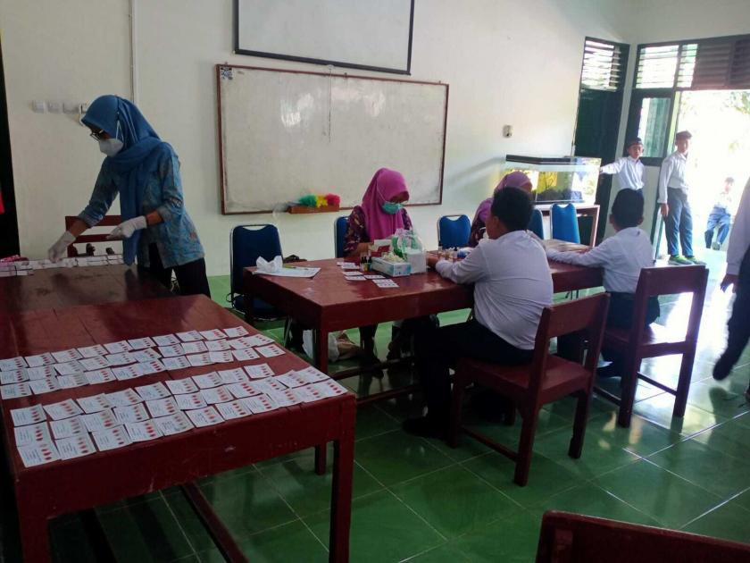 Gaet Klinik Keluarga Sembada, MTsN 3 Sleman Lakukan Cek Golongan Darah Bagi Siswa Baru