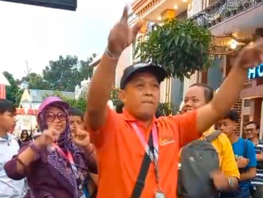 Melengkapi Wisata Religi MTs N 3 Sleman, Peserta Diimbangi Senam Sehat Jasmani