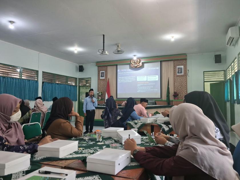 Tingkatkan Proteksi Murid di Dunia Maya, Guru MTsN 3 Sleman Ikuti Workshop Pelindung Digital