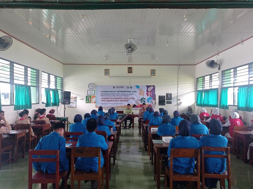 LDK OSIS, MP, dan PMR Masa Bakti 2024/2025 MTs Negeri 3 Sleman: Kembangkan Jiwa Kepemimpinan