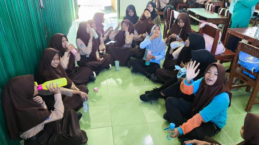 MTs Negeri 3 Sleman Bagikan Obat Penambah Darah untuk Cegah Anemia pada Siswa