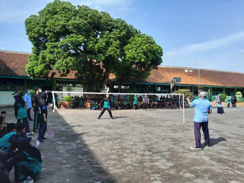 Peringati Haornas, MTsN 3 Sleman Gelar Senam Bersama dan Expo Pertandingan Olahraga