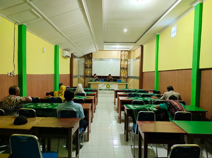 Panitia Matsama MTs N 3 Sleman Gelar Rapat Koordinasi Persiapan di Ruang Multipurpose