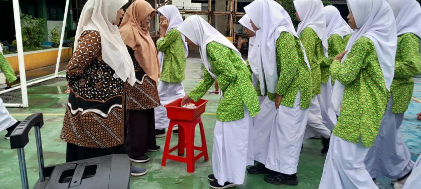 Infaq Terbaik Ramadan Hari Kedua di MTsN 3 Sleman Capai Rp615.000