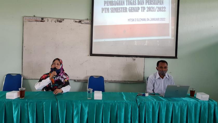 Persiapkan Pembelajaran Tatap Muka,  Guru dan Karyawan Adakan Rapat Dinas