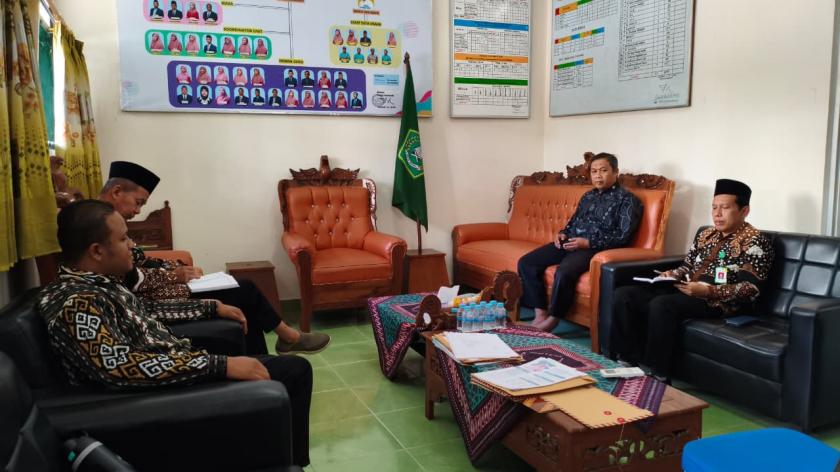 MTsN 3 Sleman Gelar Rapat Seleksi Berkas Lamaran Guru PAI dan Petugas PTSP