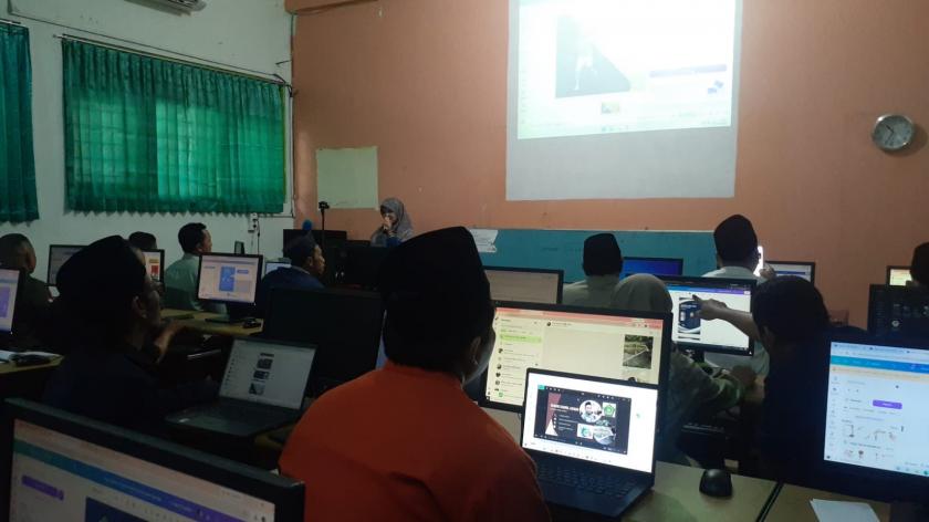 Tutup Rangkaian Mentoring IT PPPK, Pegawai MTsN 3 Sleman Tingkatkan Kemampuan Desain dan Video Editing