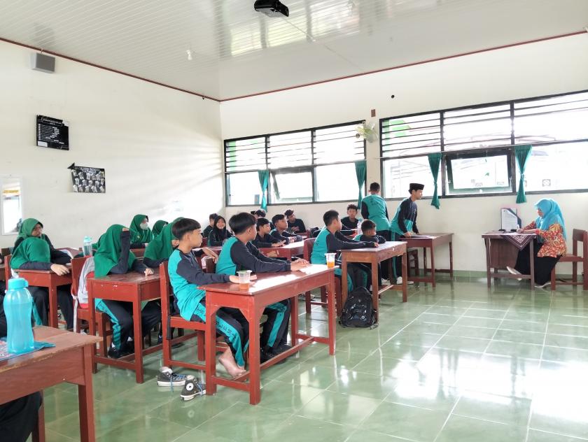 Pastikan Kondisi Siswa Siswi, MTs Negeri 3 Sleman Adakan Pembinaan oleh Wali Kelas