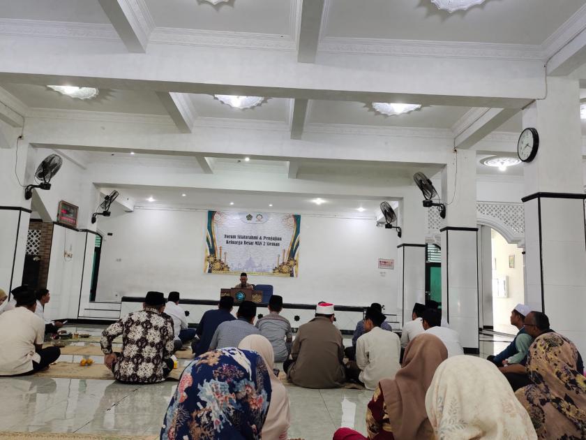 Pererat Silaturahmi, Guru MTs Negeri 3 Sleman Hadiri Pengajian Antar Instansi