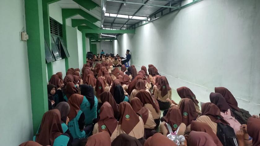 Seluruh Siswa Kelas IX MTsN 3 Sleman Ikuti Literasi Religi