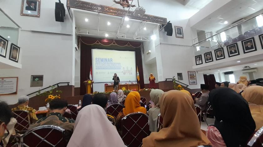 Empat Guru MTsN 3 Sleman Aktif Ikuti Seminar Nasional HGN 2024