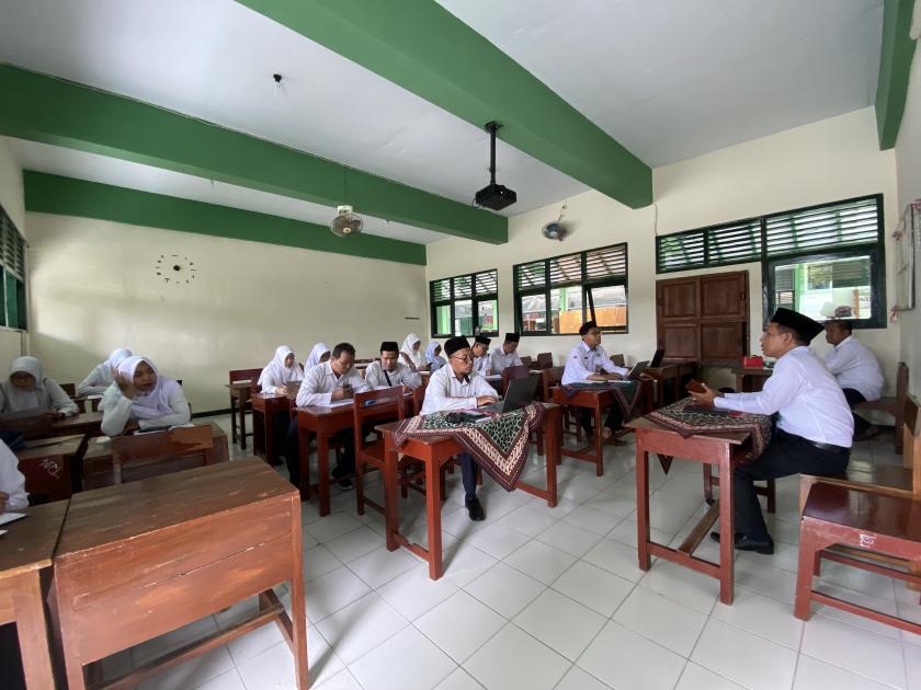 Kepala MTs Negeri 3 Sleman Lakukan Koordinasi dengan Wakil Kepala dan Staf