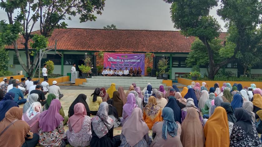 Lantunan Ayat Suci Alquran dari Siswa MTs N 3 Sleman Getarkan Hati Pengajian POT