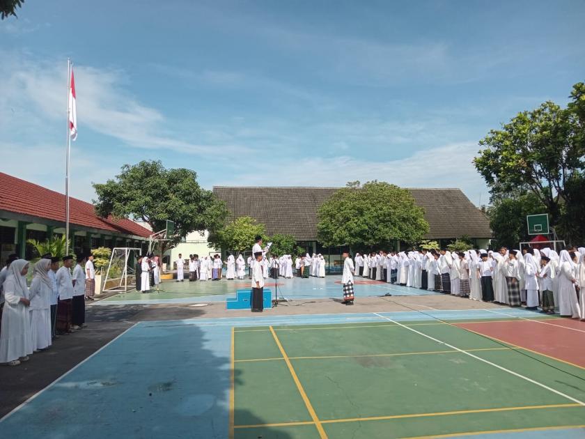 Peringati Hari Santri Nasional, MTsN 3 Sleman Laksanakan Upacara dengan Khidmat
