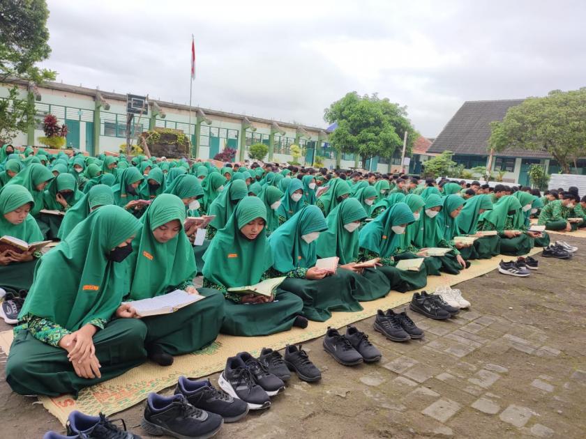 Bersihkan Rohani, MTs Negeri 3 Sleman Rutinkan Zikir dan Tadarus Pagi