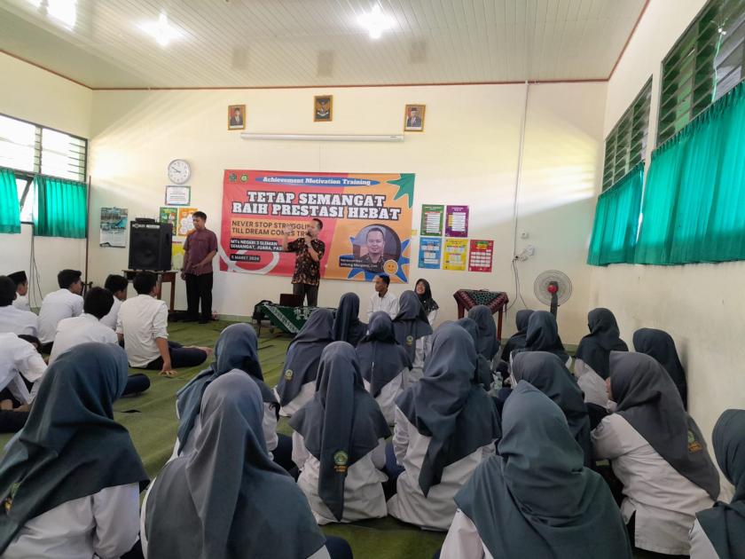 MTsN 3 Sleman Bangun Mindset positif Siswa dengan Mind Focusing dalam Achievement Motivation Training 2024