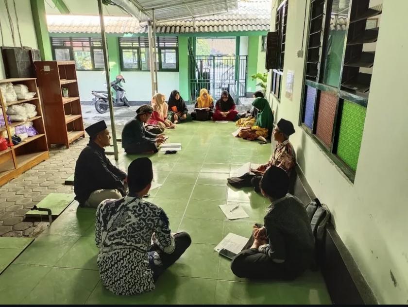 Koordinasi Program Percepatan Tahfiz MTs Negeri 3 Sleman: Evaluasi dan Pemantapan Capaian Siswa