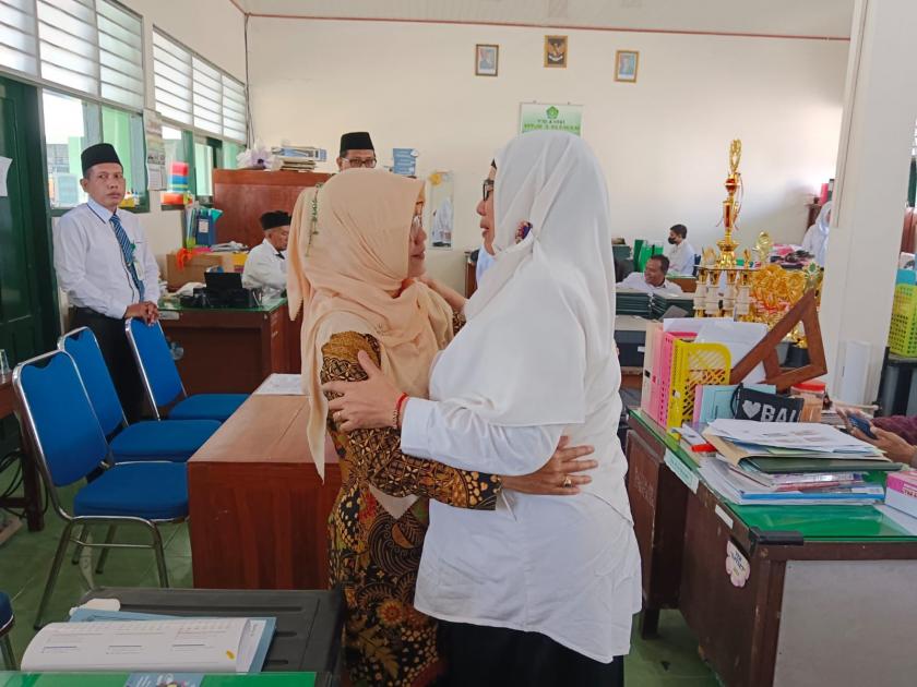 Akhiri Masa Tugas, Guru MTsN 3 Sleman Sampaikan Kata Pamit