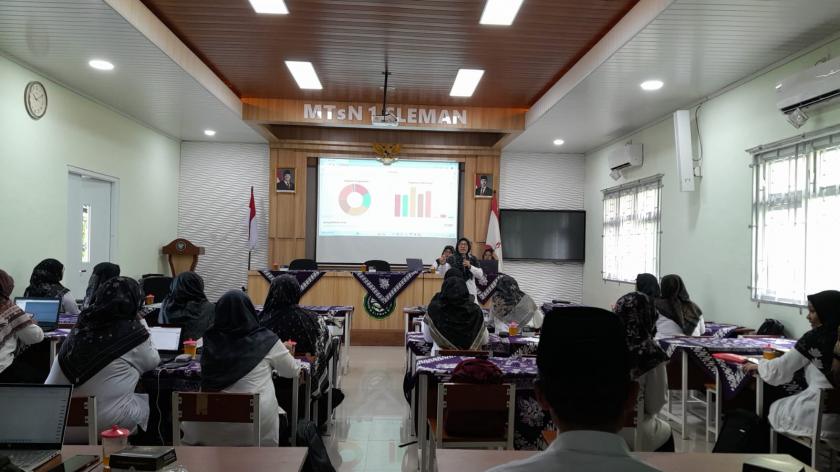 Dua Guru BK MTs N 3 Sleman Ikuti Sosialisasi SIPANJATPADI dan Pelatihan Menulis dalam MGBK