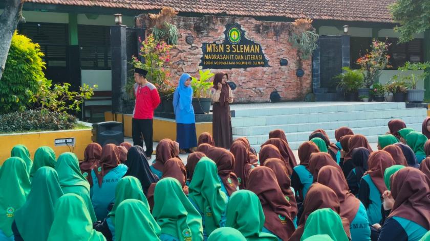 Penuh Haru, Sampaikan Pesan dan Kesan Pelepasan Purna Tugas Dra. Sri Mulyani di MTsN 3 Sleman