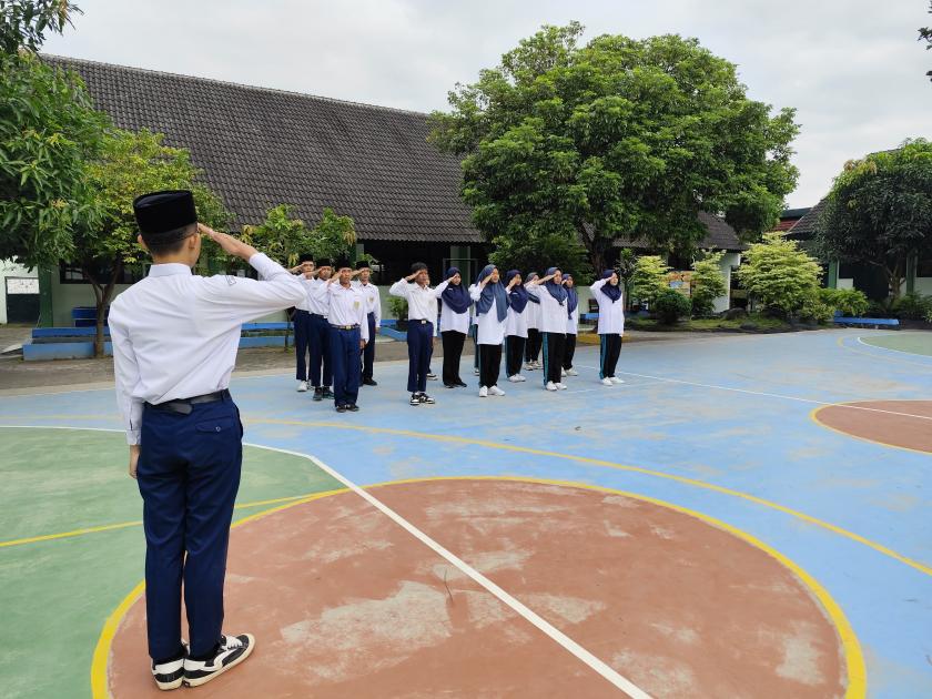 Tim Penggalang MTs Negeri 3 Sleman Tampilkan Aksi Memukau dalam Persiapan Lomba Creative Stembayo Scout Competition