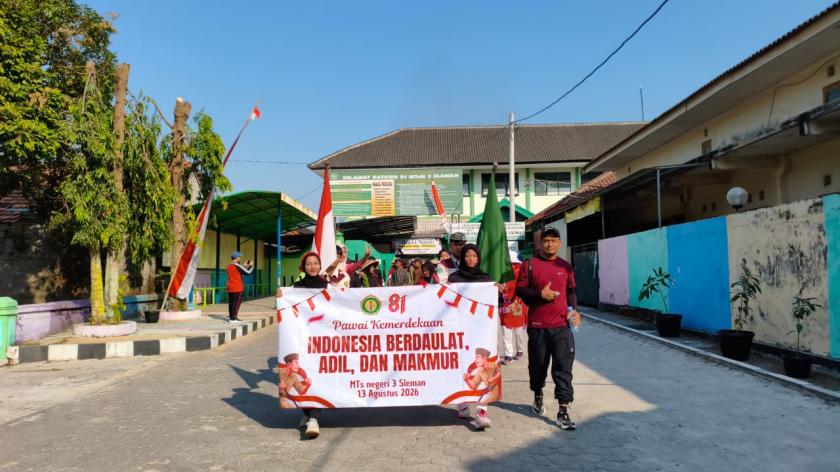 Pawai Kemerdekaan MTsN 3 Sleman Sapa Warga: Ratusan Pasang Mata Terpukau