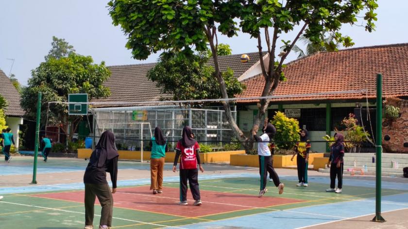 Menuju PKM-MTs Sleman, Tim Voli Putri MTsN 3 Sleman Gelar Latihan Intensif di Kandang Sendiri