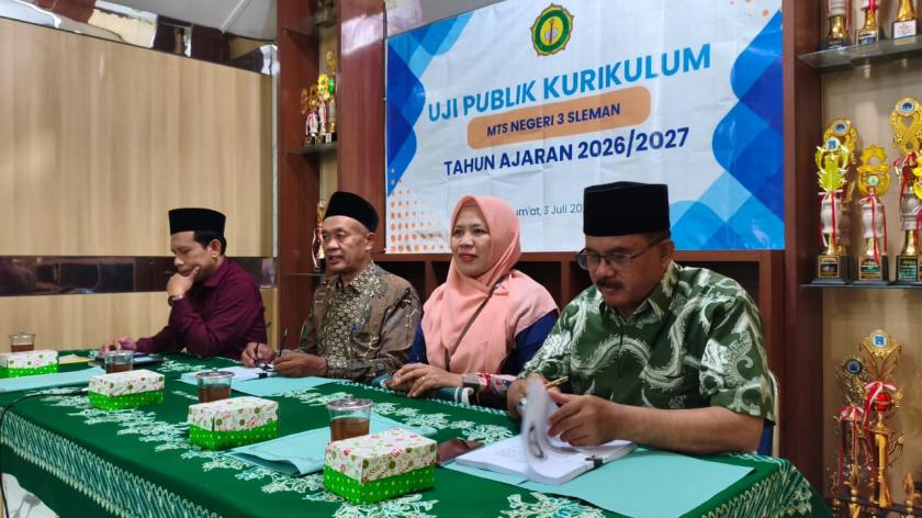 Ketua Komite MTs Negeri 3 Sleman: Kurikulum Harus Mampu Menjawab Tiga Tantangan Zaman