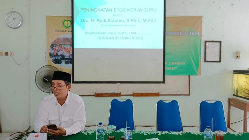 Gelar workshop IKM, MTsN 3 Sleman Asah Etos Kerja Guru