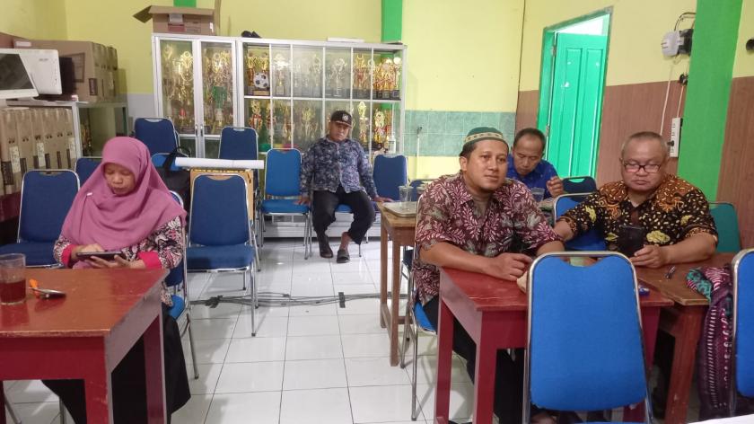 Seksi Perlengkapan PKM MTs Kab. Sleman Tahun 2024 Adakan Rapat Koordinasi
