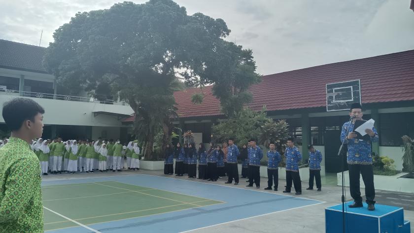 Peringati HUT KORPRI, Kepala MTsN 3 Sleman Ajak Guru Pegawai Bersikap Profesional